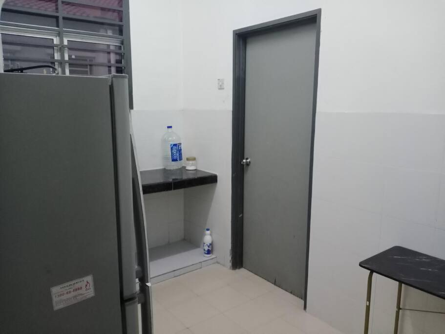 Klia Homestay Ummie Labu Esterno foto